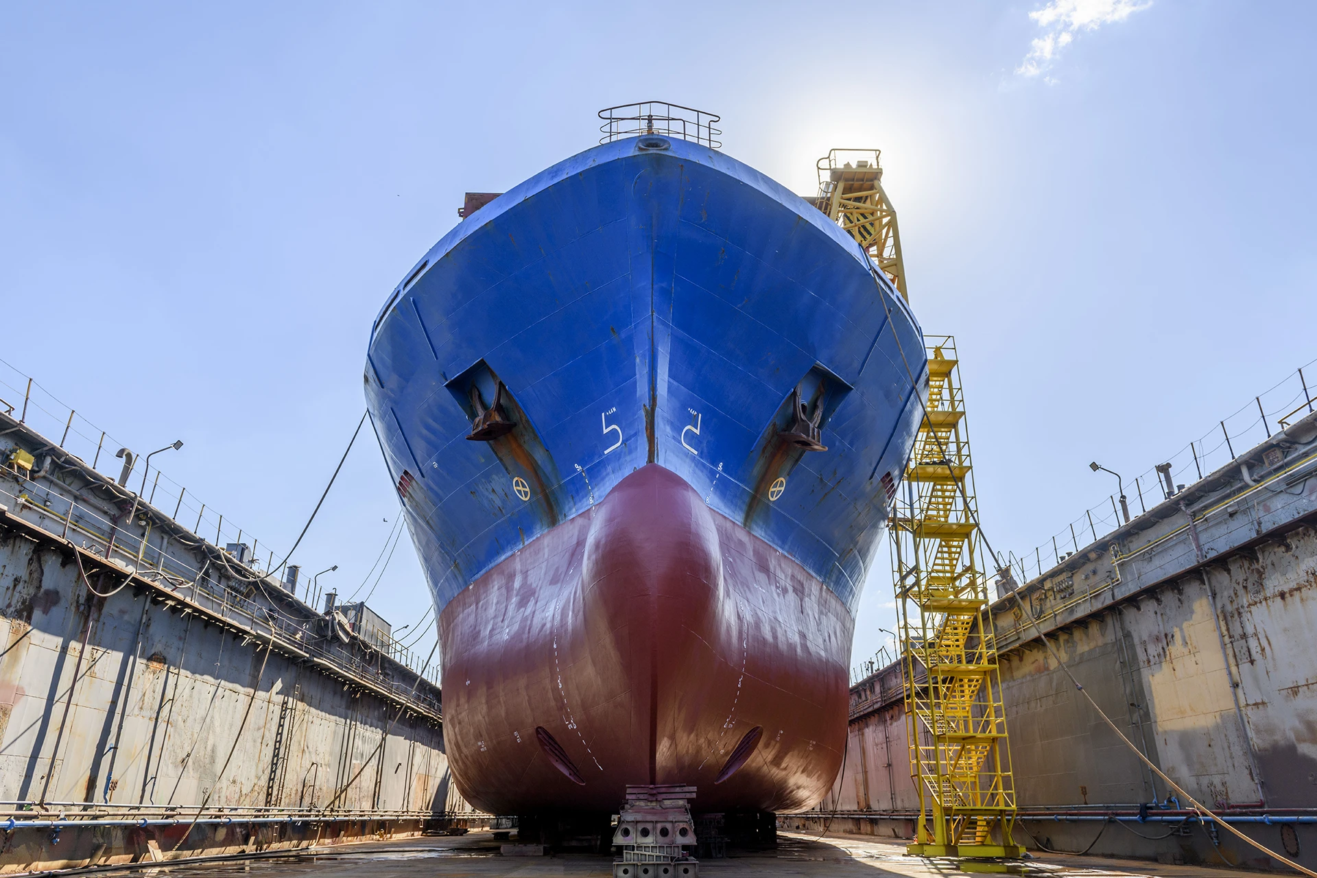 Navio em dique seco
